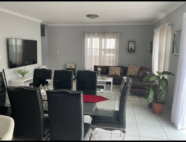 3 BEDROOM DUPLEX FOR SALE IN THATCHFIELD ESTATE